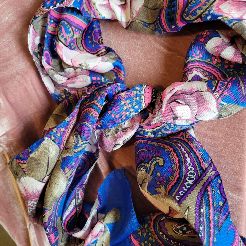 Liz Sinclair scarf; made in Italy Vintage(?), boho chic, pretty!